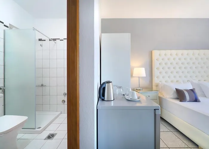 Paradise 招待所 3*